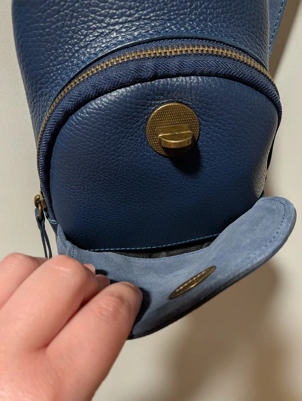 Sundance Made in Italy Blue Suede Pebbled Leather Sling Crossbody Shoulder Bag
